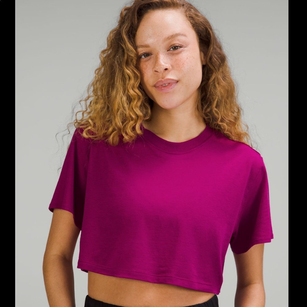 lululemon athletica Magenta Crop Top
